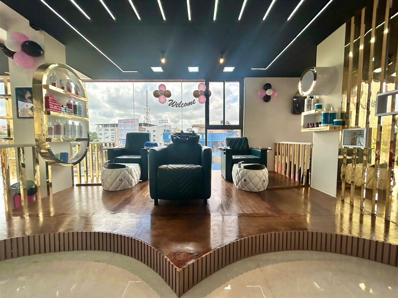 Salon in Chandapura, Salon in Chandapura